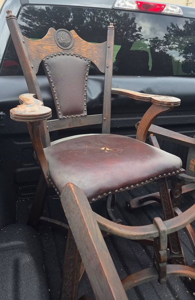 KLynneESTXX's tweet photo. @machinegunkelly  I ran here to share these chairs with you! How cool would it be for you to grab these chairs from the guy and restore them!!! vintage oak armchair with a distinct carved Viking ship motif on the backrest, The design mixes medieval and Tudor revival influences. https://t.co/5Zydfx08jH