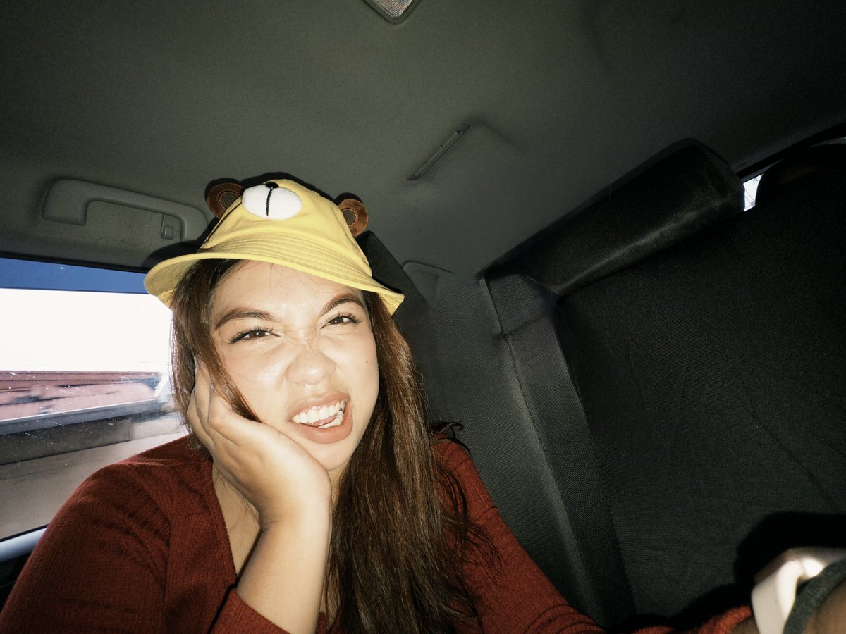 adrianorhode's tweet photo. she cute or whateva https://t.co/h3O7FzU6Uv