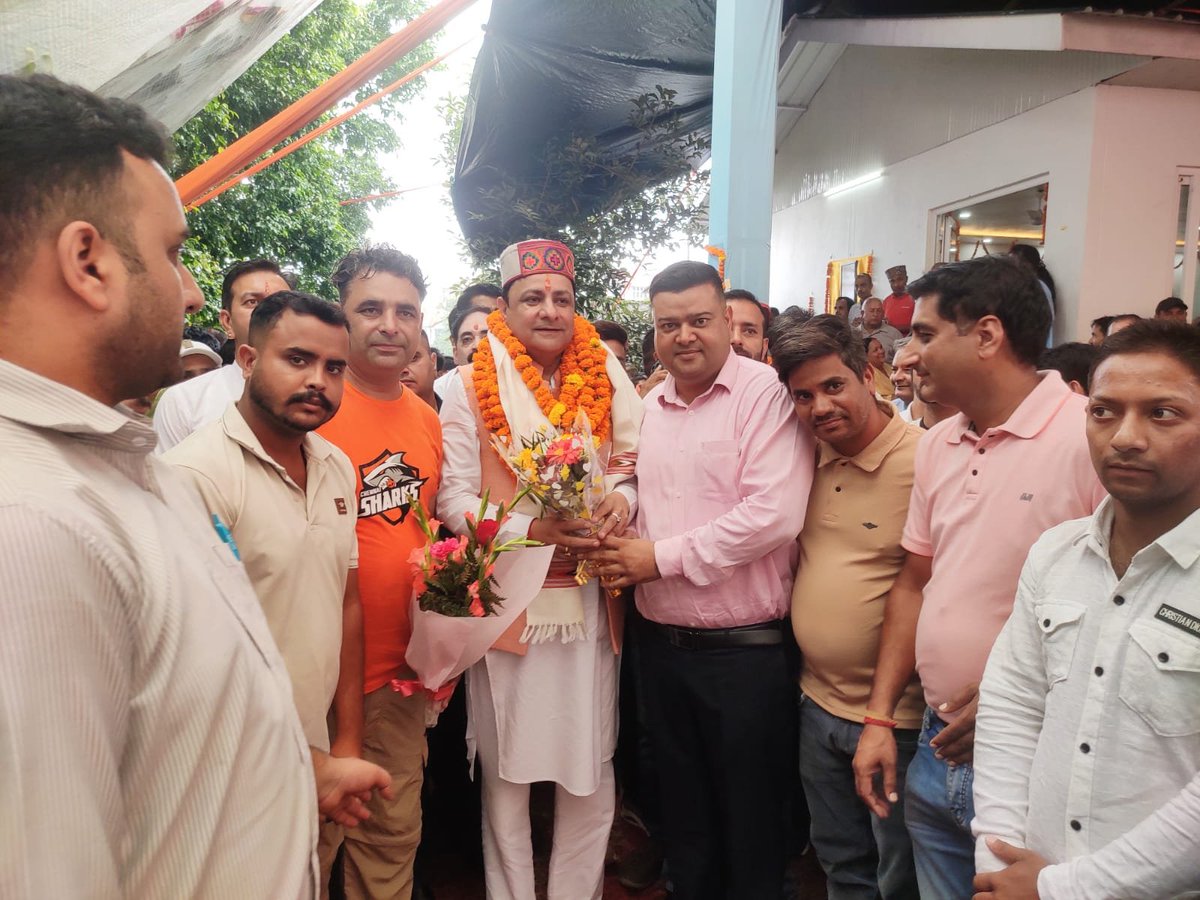 ipranav04's tweet photo. धर्मशाला से विधायक भाई Sudhir Shrama जी को उनके जन्मदिन के अवसर पर उनके निवास स्थान पर जाकर बधाई देते हुए। 
@sudhirhp https://t.co/fug6ooNYJk
