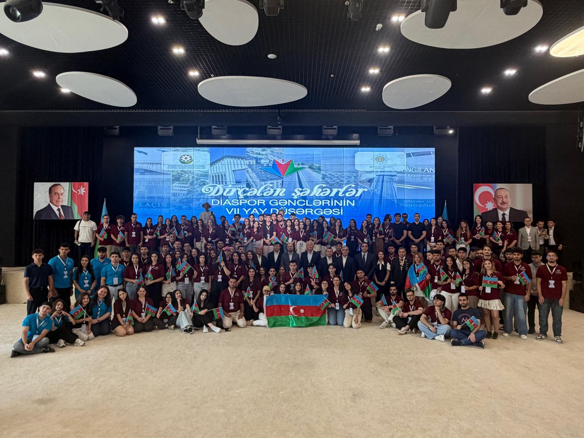 Fmuradov's tweet photo. Azərbaycan Respublikasının Diasporla İş üzrə Dövlət Komitəsi qlobal diaspor tarixində yeni əməkdaşlıq modelini formalaşdıran və beynəlxalq əhəmiyyət kəsb edən unikal layihəni - Diaspor Gənclərinin Yay Düşərgələri layihəsini uğurla davam etdirir. Komitənin və Heydər Əliyev Fondunun birgə təşkilatçılığı ilə keçirilən Diaspor Gənclərinin VII Yay Düşərgəsinin açılış mərasimi bu il Şərqi Zəngəzurun dilbər guşəsi olan Zəngilanda baş tutub.