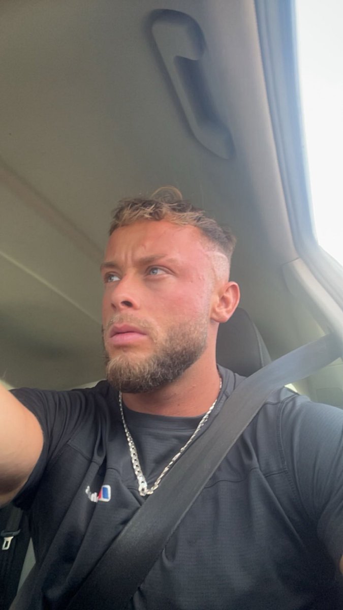 ALPHABOSSJOEL's tweet photo. Turning heads whilst you sit in bed 

Alpha findom cash master beta cuck fag drain paypig https://t.co/X1c8ftLtJk