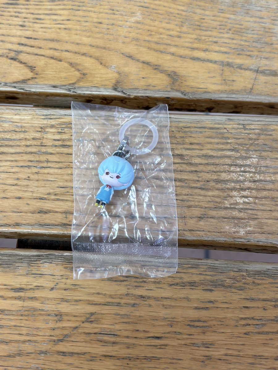 eito0007's tweet photo. 【交換】ヱヴァンゲリヲンめじるしアクセサリー(EVANGELION)

譲)  レイ(画像1枚目)
求)   カヲル(画像2枚目)

札幌手渡し希望

よろしくお願いします。 https://t.co/1IYbueg5db