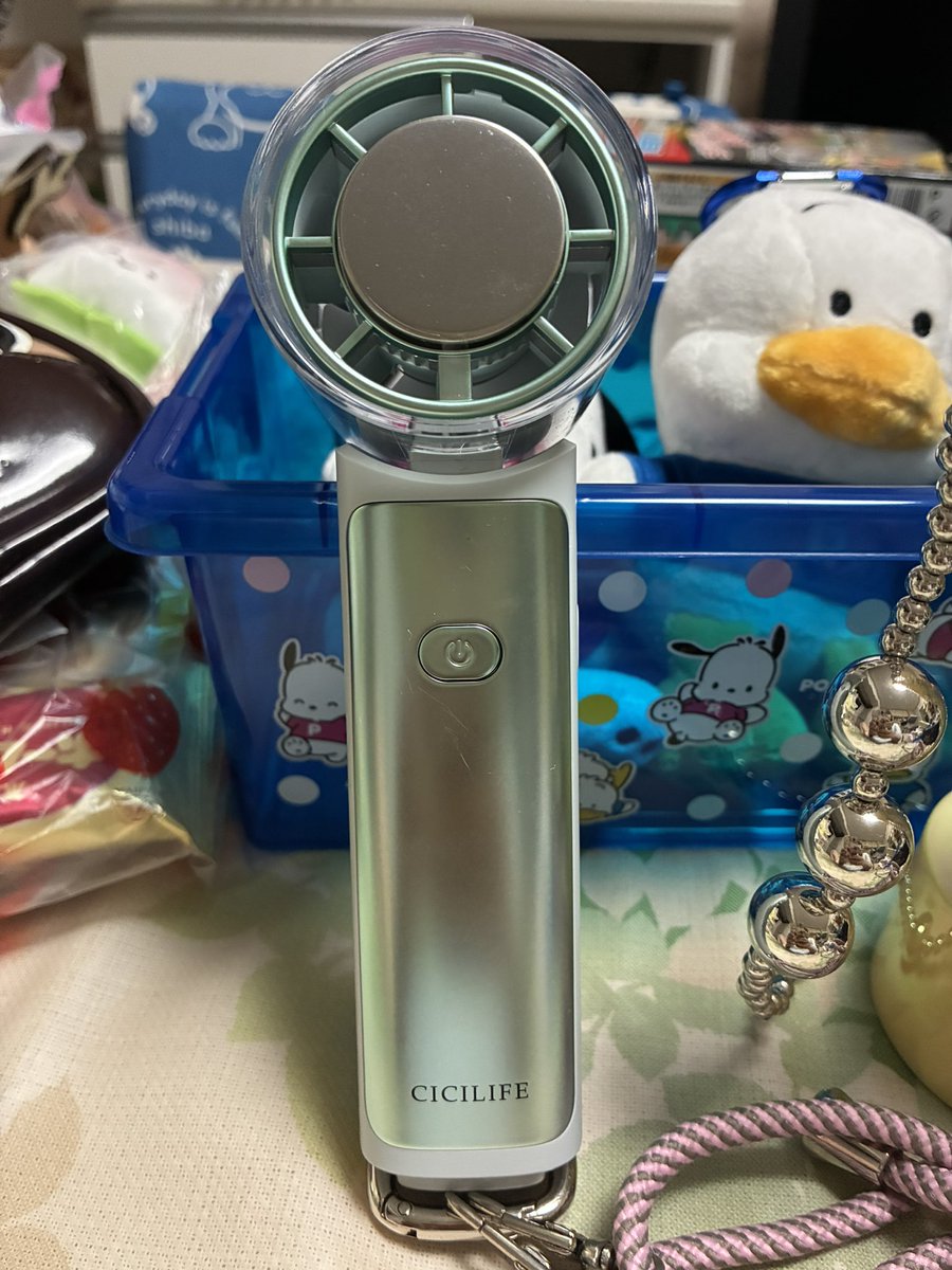 charmy0531's tweet photo. またハンディファン買っちゃった⎛˶'ᵕ'˶ ⎞🌀
黄色いのは今日買った🌀
ブ��ーぽいのはこの前🌀
グリーンのは去年仕事用に🌀

なんかこの黄色いのめっちゃ気に入っちゃってテンション上がってる(*>▽<*) https://t.co/Jwpn4s51EM