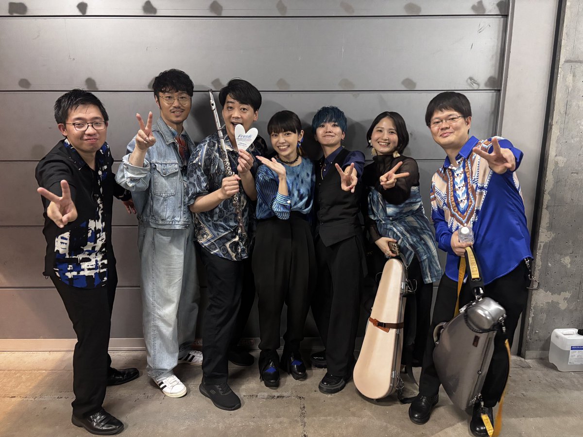 habachop's tweet photo. 東京2公演終演しました🏊✨

マネジャーの皆さまぁぁ！舞台からの景色！最高でしたぁ！ありがとうございました！！客席からも最高の景色が見えましたか？☺️💚

次は京都でお会いしましょう！！

(今回の衣装好きすぎて、幼少期まこちゃんにも見たくなったので)

#Freeオケコン
#HeartbeatSymphony https://t.co/aCUK3BT8yY