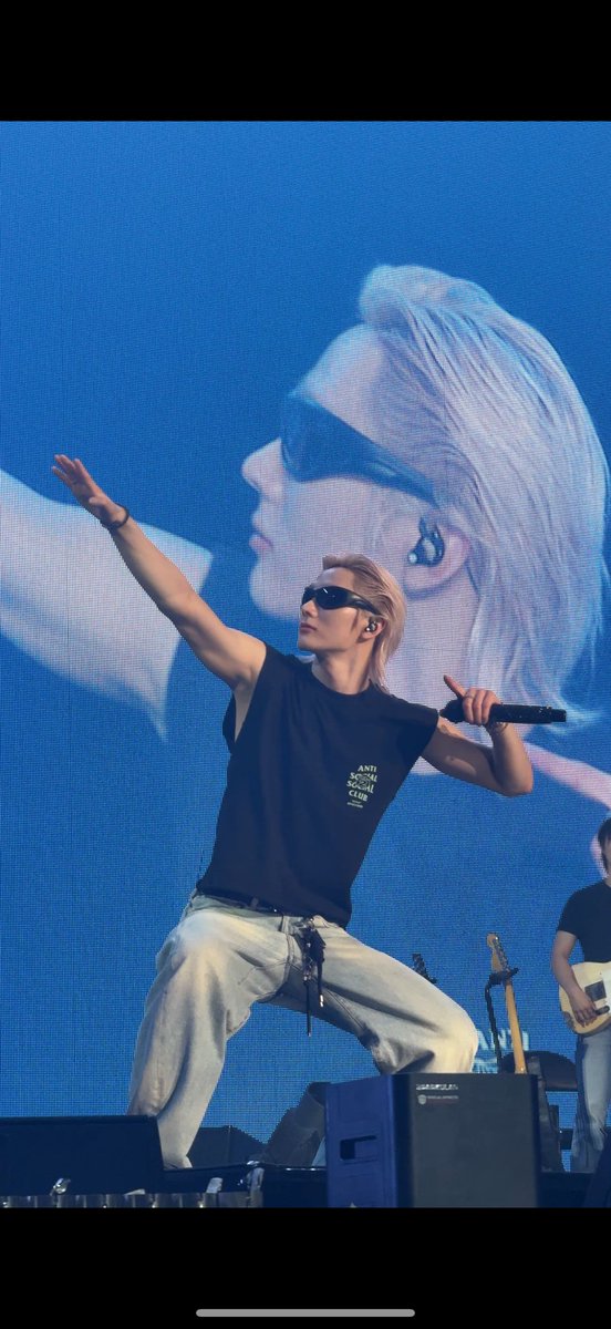 9miho_4's tweet photo. 아니이사람뭔가요? https://t.co/oenL4emvto