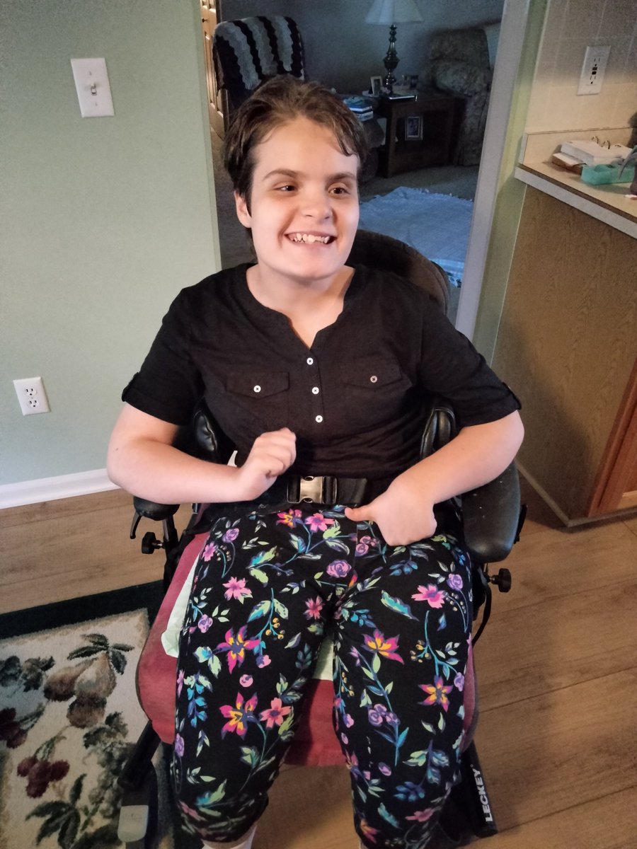 JohnHansel77066's tweet photo. My beautiful daughter Emily is celebrating her 24th birthday today! If you're scrolling by please join me in wishing her a Happy Birthday 🎁 🎂 🎈 https://t.co/3txUuhiqv8