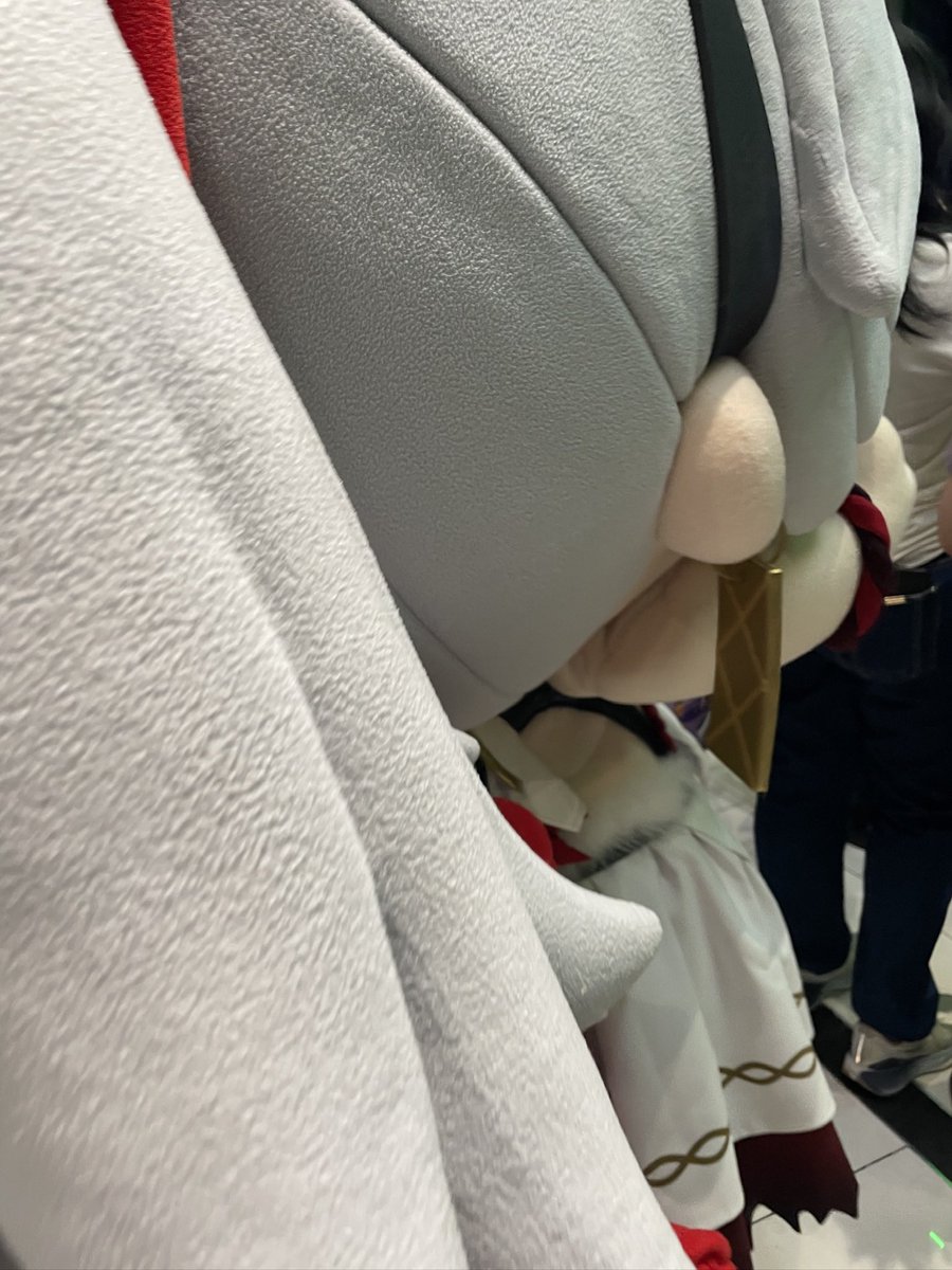 nomondayanymore's tweet photo. Well... actually, she's not. That was me getting shoved against the counter. She only stopped when I screamed. Guess that was enough for her ??????? https://t.co/hjrjuXsUu3