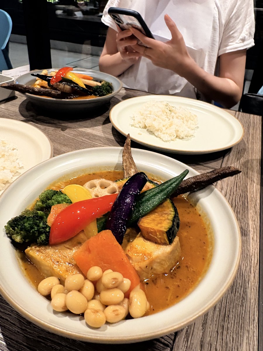 mochicocos's tweet photo. くちなしさんと周年放送を見届けてから、スープカレー食べてきた🍛
12周年は現地に行きたい！！ https://t.co/sfZRdwpJc0