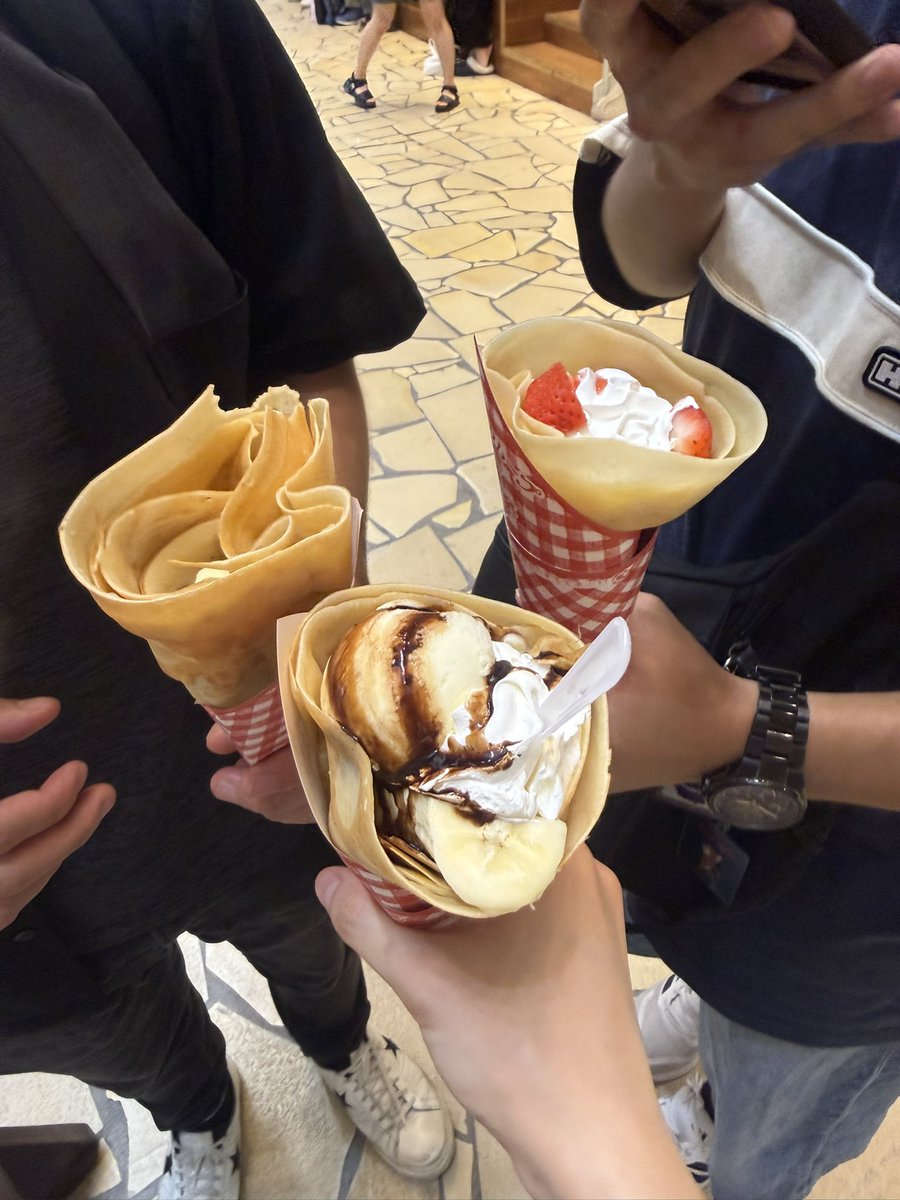 frozen_0041's tweet photo. @Ymaine0331
@matsucha_man
ついに…ついに先日初めましてできたよーッッ！！！😭🙌🏻🙌🏻
みんな心配かけたね、、！全然大丈夫だった！！！心配するどころかめっちゃ楽しむことできていつもの🪐が現実になってとってもとっても嬉しくてボケ倒してたwww🤣🤣
ガチャポンで無事2人エクレール🦋になりました♡ https://t.co/c3tSUrtOBB