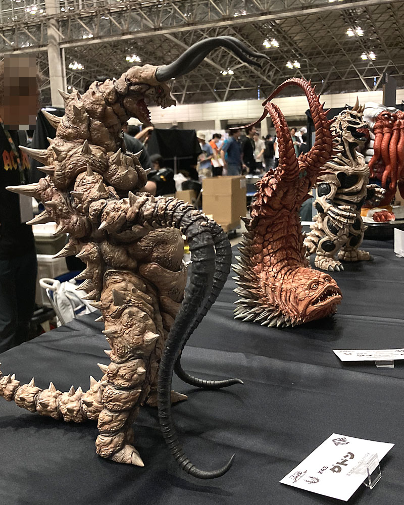 AccelYatake's tweet photo. ⑪ACRO(@ACROjapan)卓ではグドン(製品)とツイン
テール(デコマス)が並べられてました…がちょっと
待て!製品レベル高すぎへん?
そうココの工場、ヤバいんです。顧客は実感して
るでしょうが、このレベルの製品が手元に届くって
普通あり得ないです。
塗師推薦(笑)のお勧めメーカーなんで是非。 https://t.co/gNxNdzFdIZ