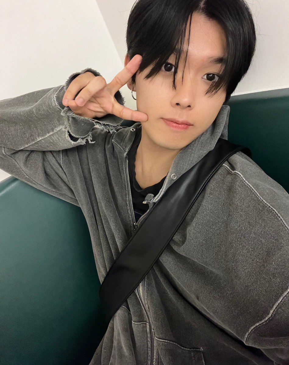 UpdateKBoys's tweet photo. Feliz aniversário para o Mingeun (PICKUS), que hoje completa 25 anos! 🎉
#HAPPYMINGEUNDAY
#MINGEUN #박민근 https://t.co/6yuqt0ob3c