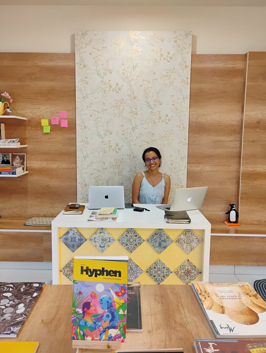 vincimax's tweet photo. Because wherever I go, I find bookstores.
The Bulbul - Mysuru.
Founded by Aishwarya and Abhi.

#KeepReading
https://t.co/nImoRkSaMh https://t.co/B3D9S0LmE5