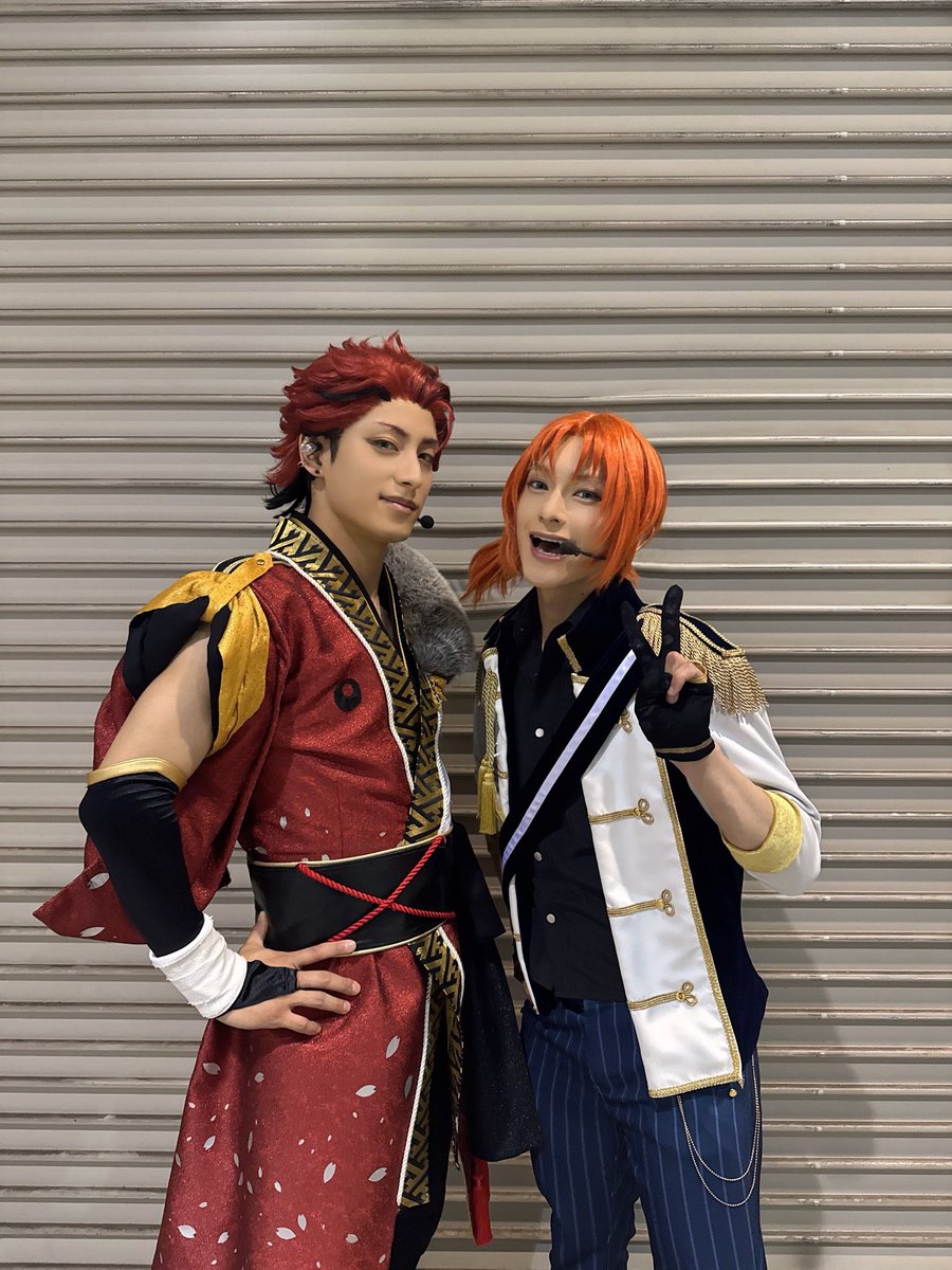 takeshi__naoki's tweet photo. 『あんさんぶるスターズ！THE STAGE』
-10th Anniversary LIVE-

北九州ありがとうございました！

嬢ちゃん達の声援しっかり届いたぜ
月永と大神

#あんステ https://t.co/ajaNsrg901
