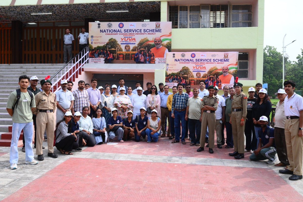 Ccsumeerut's tweet photo. ��ाष्ट्रीय सेवा योजना (NSS), चौधरी चरण सिंह विश्वविद्यालय, मेरठ द्वारा "#नशा_मुक्त_युवा_फॉर_विकसित_भारत – संकल्प अभियान" के अंतर्गत विश्वविद्यालय परिसर में जनजागरूकता रैली निकाली गई। युवाओं ने नशामुक्त एवं विकसित भारत के निर्माण का संकल्प लिया।

#NSS @Ccsumeerut https://t.co/DvsOKCMlfi
