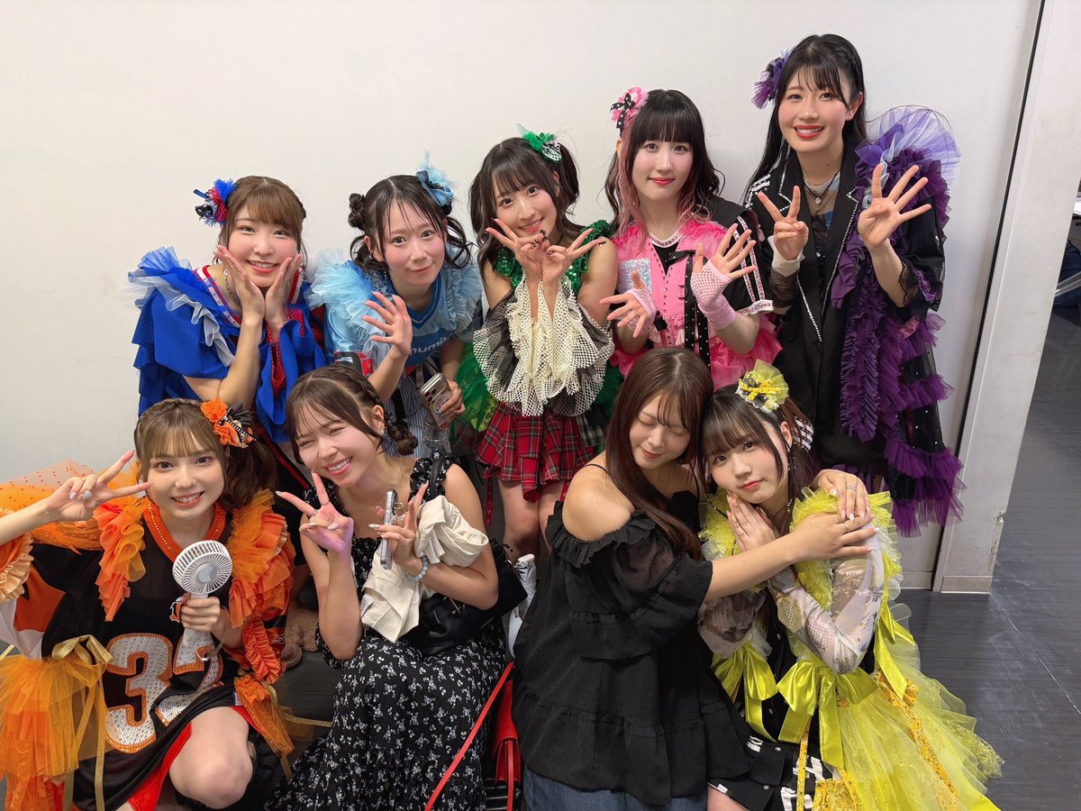 ami_komine's tweet photo. #ダイアローグ ちゃんに会えたぞー‼️
最高に元気もらっちゃいました✨
間違いなく渋谷で一番熱い場所だった🔥
みんなお疲れ様ー☺️！！ｶﾜｲｶﾜｲ https://t.co/mvLAVIsL8B