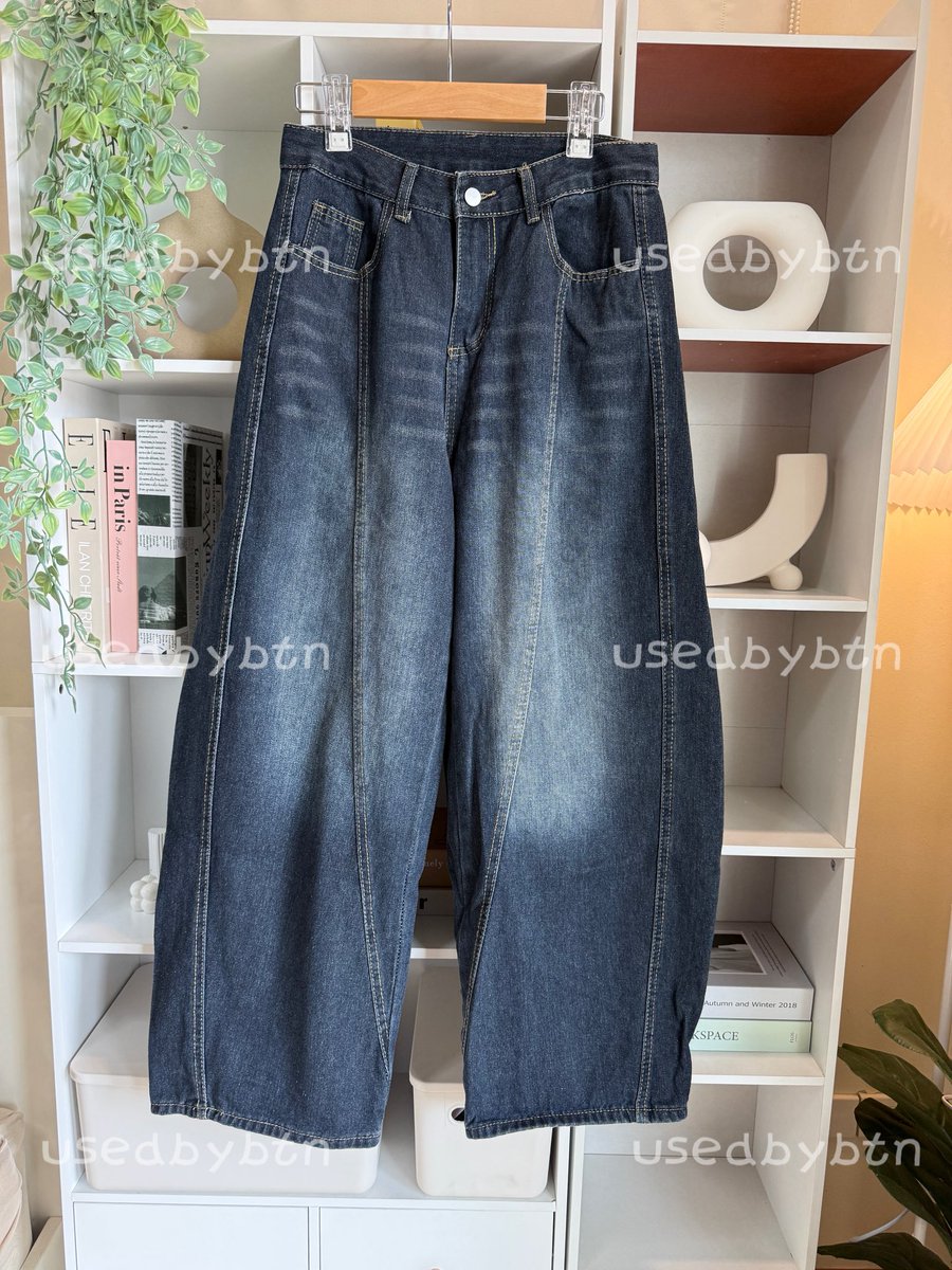 usedbybtn's tweet photo. Barrel Jeans
✨Price : 150.- 
🛋️Size : เอว29“ สะโพก44” ยาว41“

#ส่งต่อเสื้อผ้า #ส่งต่อเสื้อผ้ามือสอง #เสื้อผ้ามือสอง #ส่งต่อเสื้อผ้ามือ2 #vghbkk #bemingbkk #cintageshop #stylistshop #ส่งต่อcintage #โล๊ะตู้ #ส่งต่อstylist #เสื้อผ้ามือสองสภาพด��� https://t.co/IE7FpxJAlF