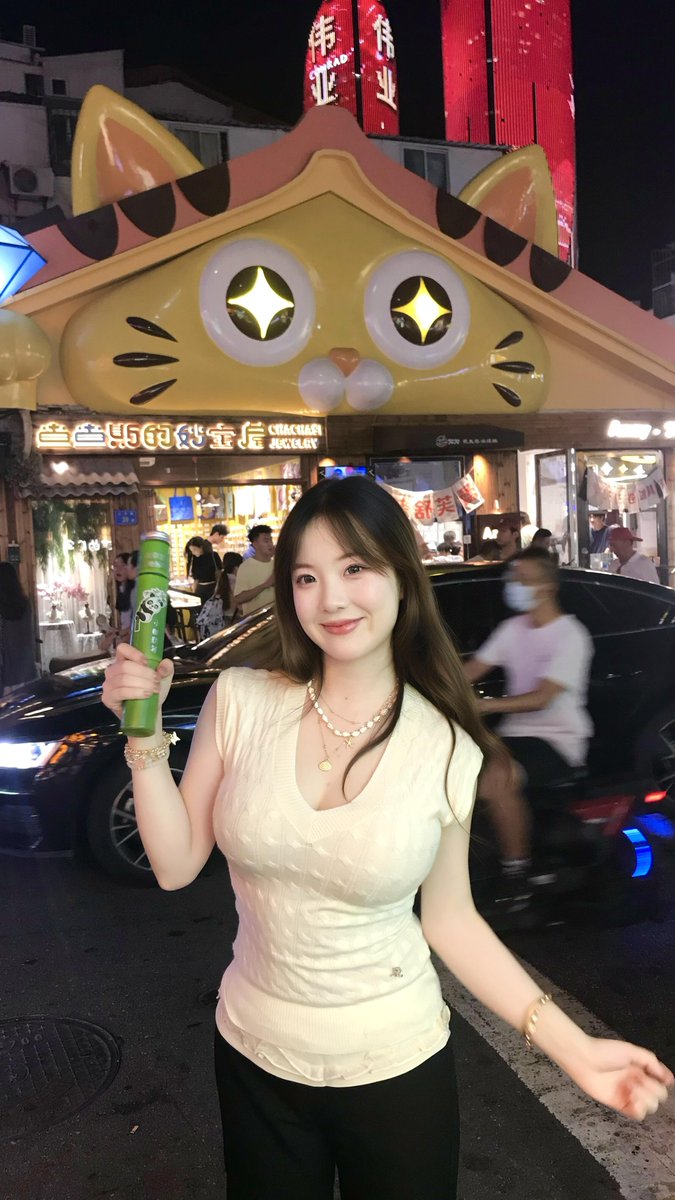 ani_clements's tweet photo. 白天不懂夜的黑 https://t.co/Biv4LFBQOX