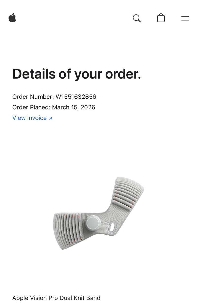 sv11008158's tweet photo. @reneritchie Dear Rene can you tell @tim_cook  @Apple  @AppleSupport @UPS to deliver my product or return my money back, I bought apple band by 99$ online and ups lost the package and when they now i am out of usa they delete my track number and ignored me https://t.co/7zBZa9o62S