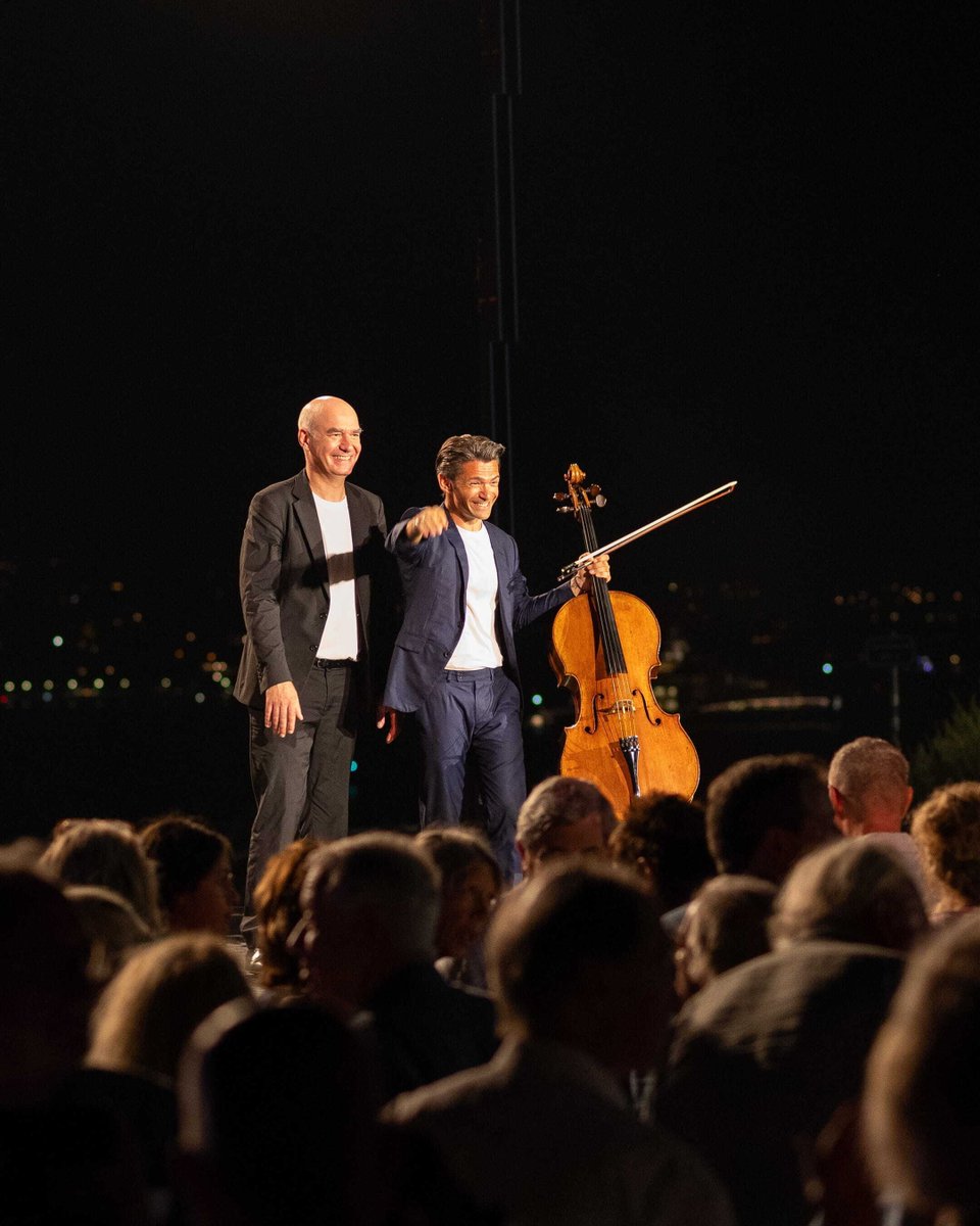 MusiqueStTropez's tweet photo. Soirée inoubliable remplie d’émotion dans ce lieu chargé d’histoire et de poésie, le concert au Pré des Pêcheurs fut une réussite avec plus de 3000 spectateurs présents.

Gautier Capuçon et Jérôme Ducros ont conquis le public tropézien par leur immense talent et leur générosité. https://t.co/YYqEqVTwwp