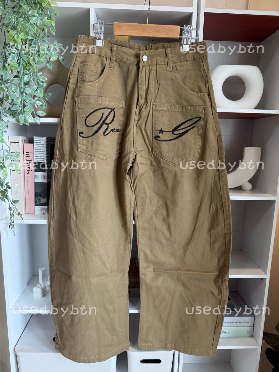 usedbybtn's tweet photo. Barrel Pants
✨Price : 150.- 
🛋️Size : เอว31“ สะโพก46” ยาว40“

#ส่งต่อเสื้อผ้า #ส่งต่อเสื้อผ้ามือสอง #เสื้อผ้ามือสอง #ส่งต่อเสื้อผ้ามือ2 #vghbkk #bemingbkk #cintageshop #stylistshop #ส่งต่อcintage #โล๊ะตู้ #ส่งต่อstylist #เสื้อผ้ามือสองสภาพดี https://t.co/iCcw0F0eaB