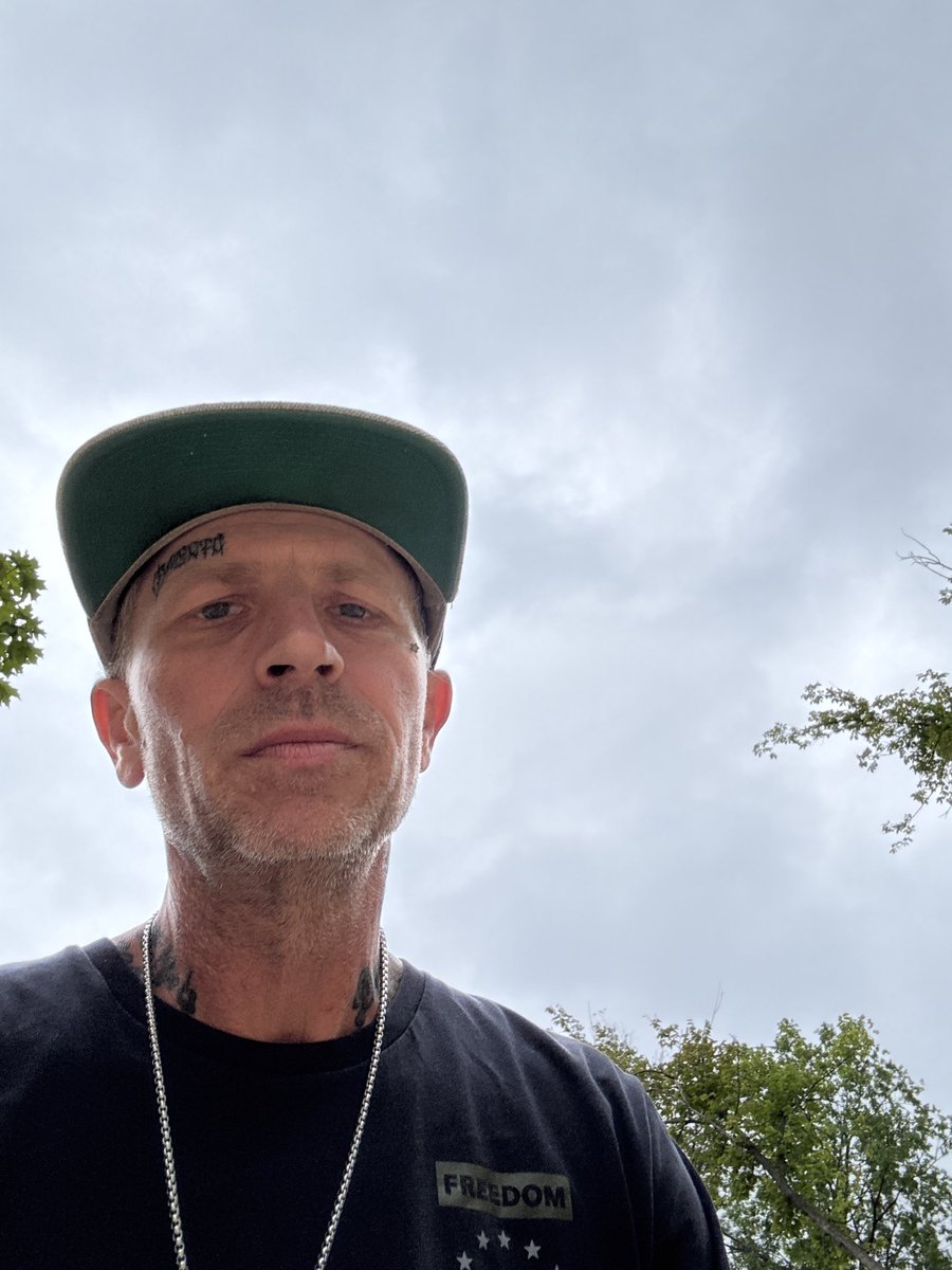 DMajorLXXIX's tweet photo. Another work selfie https://t.co/cV5PeLHAfV