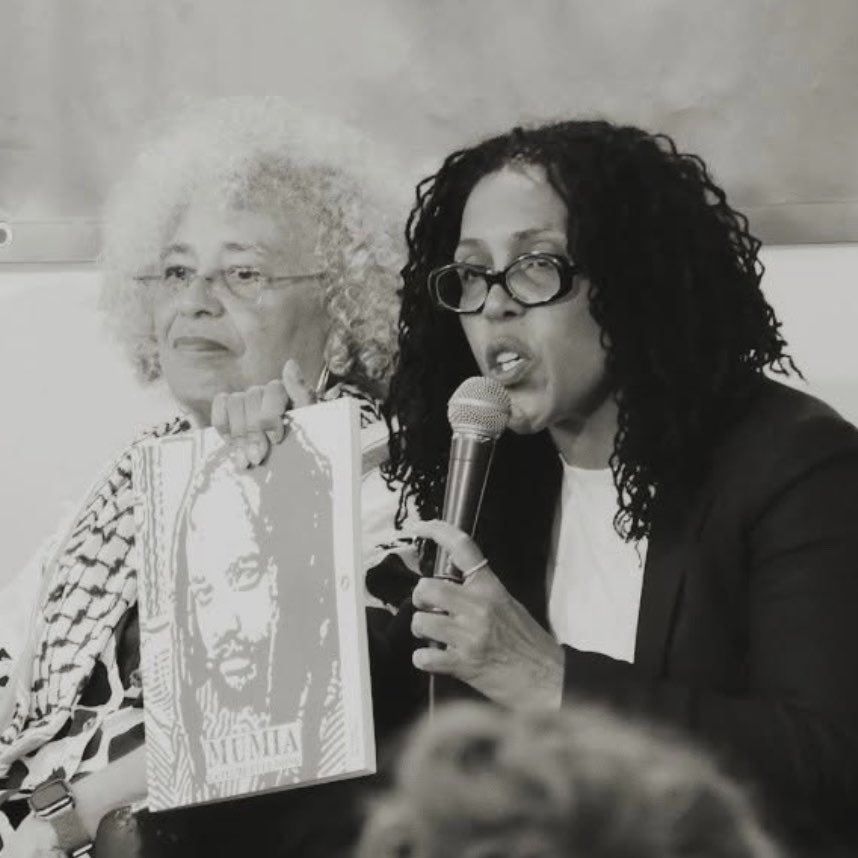 IanBrossat's tweet photo. Grande peine à l’annonce du décès de Johanna Fernandez, historienne américaine. 

Elle était engagée pour la libération de Mumia Abu Jamal, emprisonné depuis 44 ans pour un crime qu’il n’a pas commis. 

C’est ce combat qui m’a permis de croiser sa route. 

Respect et gratitude. https://t.co/v5zUYKSgvI