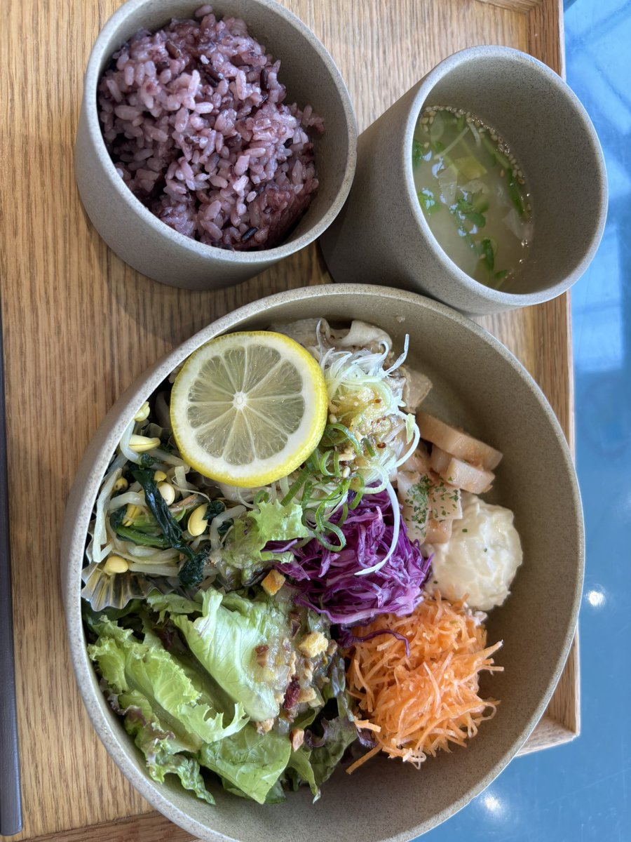 hanamura222's tweet photo. 京セラドームを出て、ハグミュージアムのタニタ食堂で栄養補給。

野原家とミッチーにご挨拶しました。

いつかしんちゃんのクッキー作りたい。 https://t.co/x5FbpErfUT