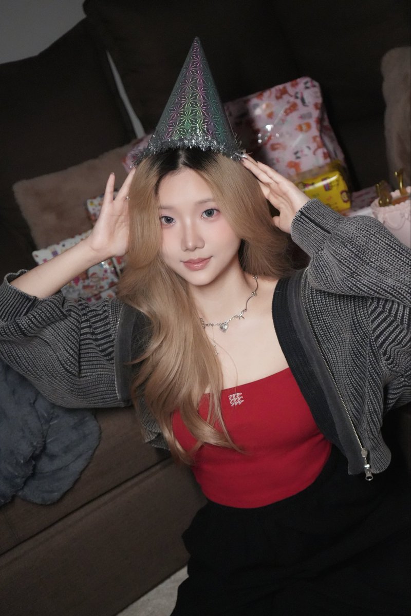 spicyuuu's tweet photo. 57th birthday 🎂 

(thank you for all the gifts and the cake, forever grateful 🫶🏻) https://t.co/fNh4ooHWaq