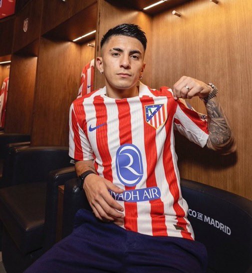 golsdobrasil1's tweet photo. 🚨 MERCADO DA BOLA!

Flamengo só tratará de novos reforços após resolver a situação de Thiago Almada.

O clube negocia a contratação do meia argentino com o Atlético de Madri (dono dos direitos), mas o River Plate está na frente na disputa. A diretoria pretende fechar a questão ainda nesta semana.​​​​​​​​​​​​​​​​​​​​​​​​​​​​​​​​​​​​​​​​​​​​​​​​​​

— UOL Esporte
📸 Divulgação
