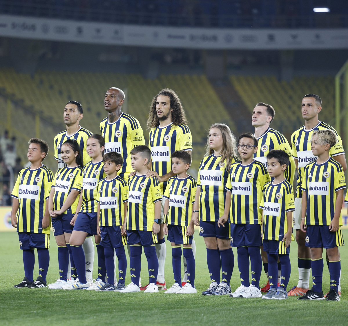 Fenerbahce's tweet photo. UEFA Şampiyonlar Ligi 3. ön eleme turunda, 5 Ağustos Çarşamba günü konuk edeceğimiz Sturm Graz karşılaşmasının Futbol Seremoni Paketleri satışa çıktı.

🔗 https://t.co/37CXMeZ2Qs https://t.co/z6UsHpeaee