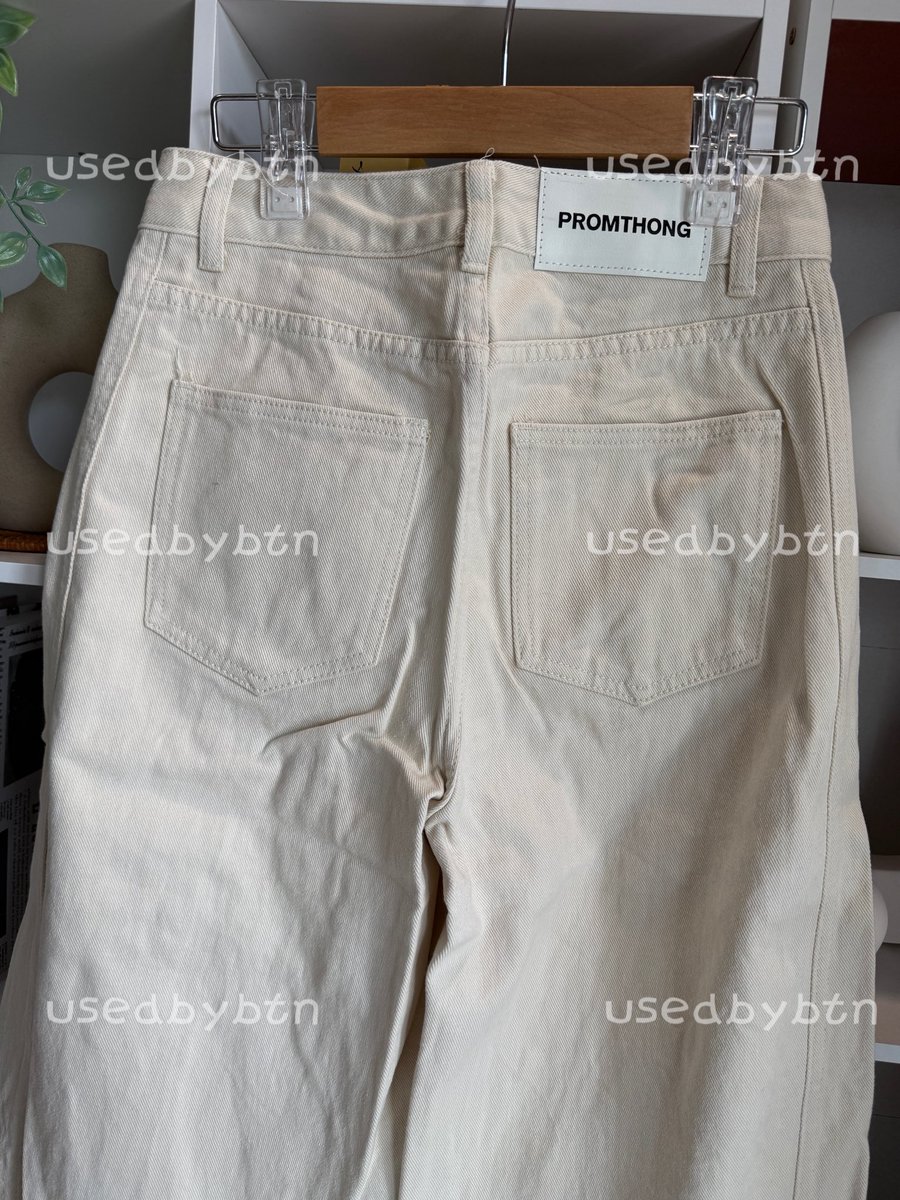 usedbybtn's tweet photo. Barrel Jeans ของ Promthongstudio 
✨Price : 190.- 
🛋️Size : เอว28“ สะโพก42” ยาว41“

#ส่งต่อเสื้อผ้า #ส่งต่อเสื้อผ้ามือสอง #เสื้อผ้ามือสอง #ส่งต่อเสื้อผ้ามือ2 #vghbkk #bemingbkk #cintageshop #stylistshop #ส่งต่อcintage #โล๊ะตู้ #ส่งต่อstylist #เสื้อผ้ามือสองสภาพดี https://t.co/dkRRG0VHJl