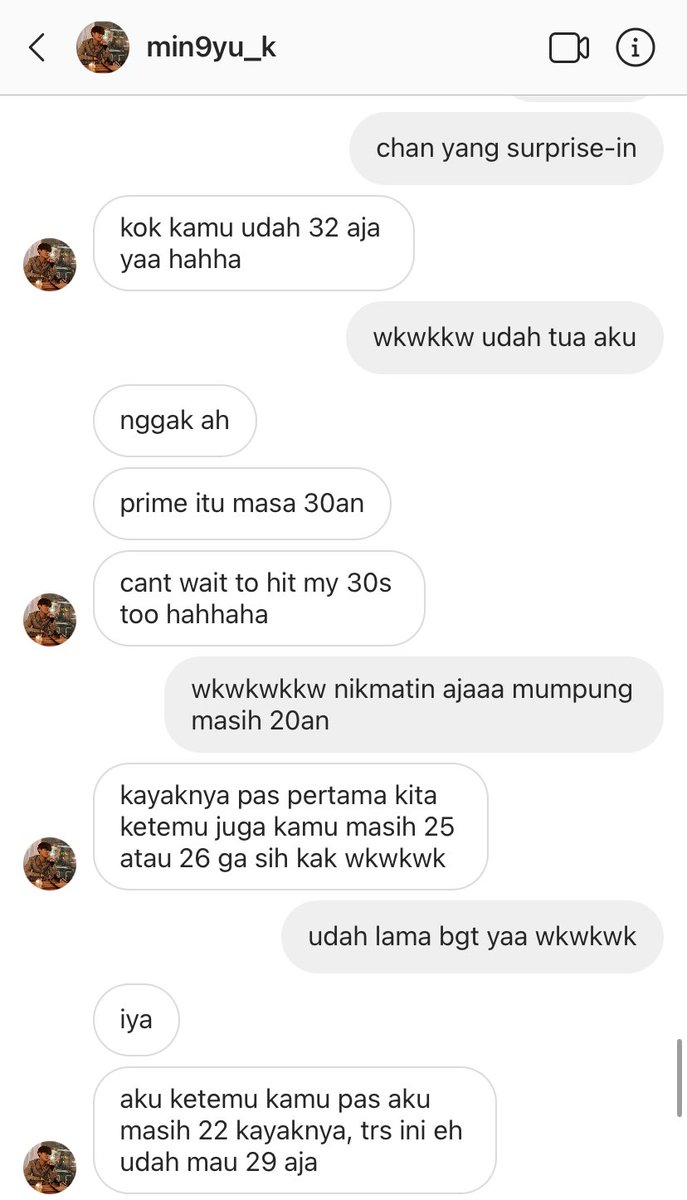 volkphlore's tweet photo. fyi kayaknya aku dulu pernah bilang, re-meeting mereka di usia 32 (kak won) dan 29 (iggu)… so it takes probably 6-7 years in their timeline for them to reconnect again… https://t.co/zvsri8bYU1