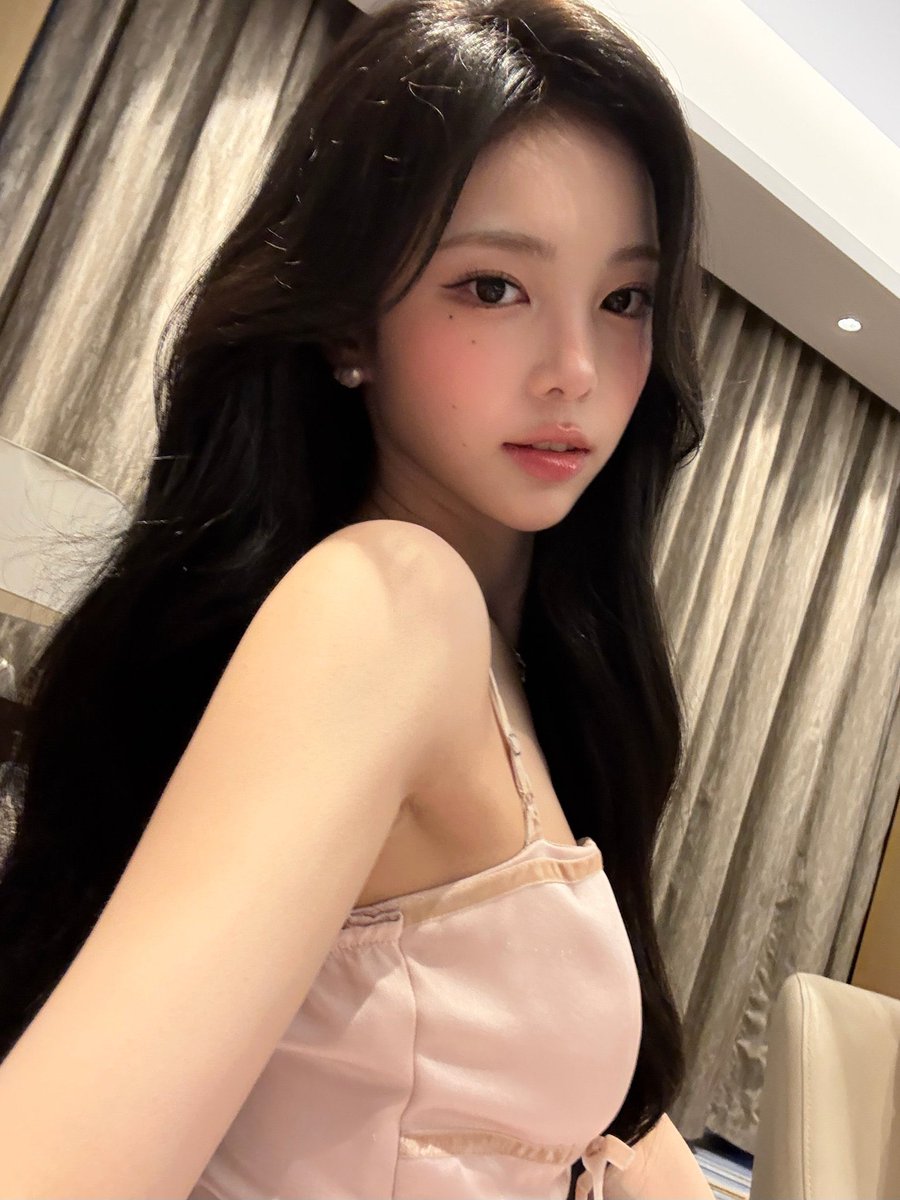 d0vesoul's tweet photo. ⠀ ⠀ ⠀ ⠀ ⠀ ⠀ ⠀ ⠀ ⠀

a little blush, a little trouble￼￼🎀 https://t.co/k4INfcWoZX