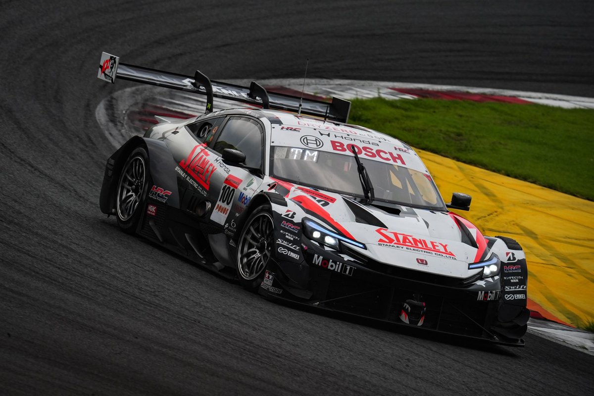 CasioEdificeJP's tweet photo. 🚩SUPER GT
No.100 STANLEY HRC PRELUDE-GT
決勝　優勝🏆
待望のPRELUDE-GT初優勝です！
男泣きに感涙。おめでとうございました！

#EDIFICE  #CASIO #カシオ   @CASIOJapan  @TM_Kunimitsu100 https://t.co/oGpNGXb16H