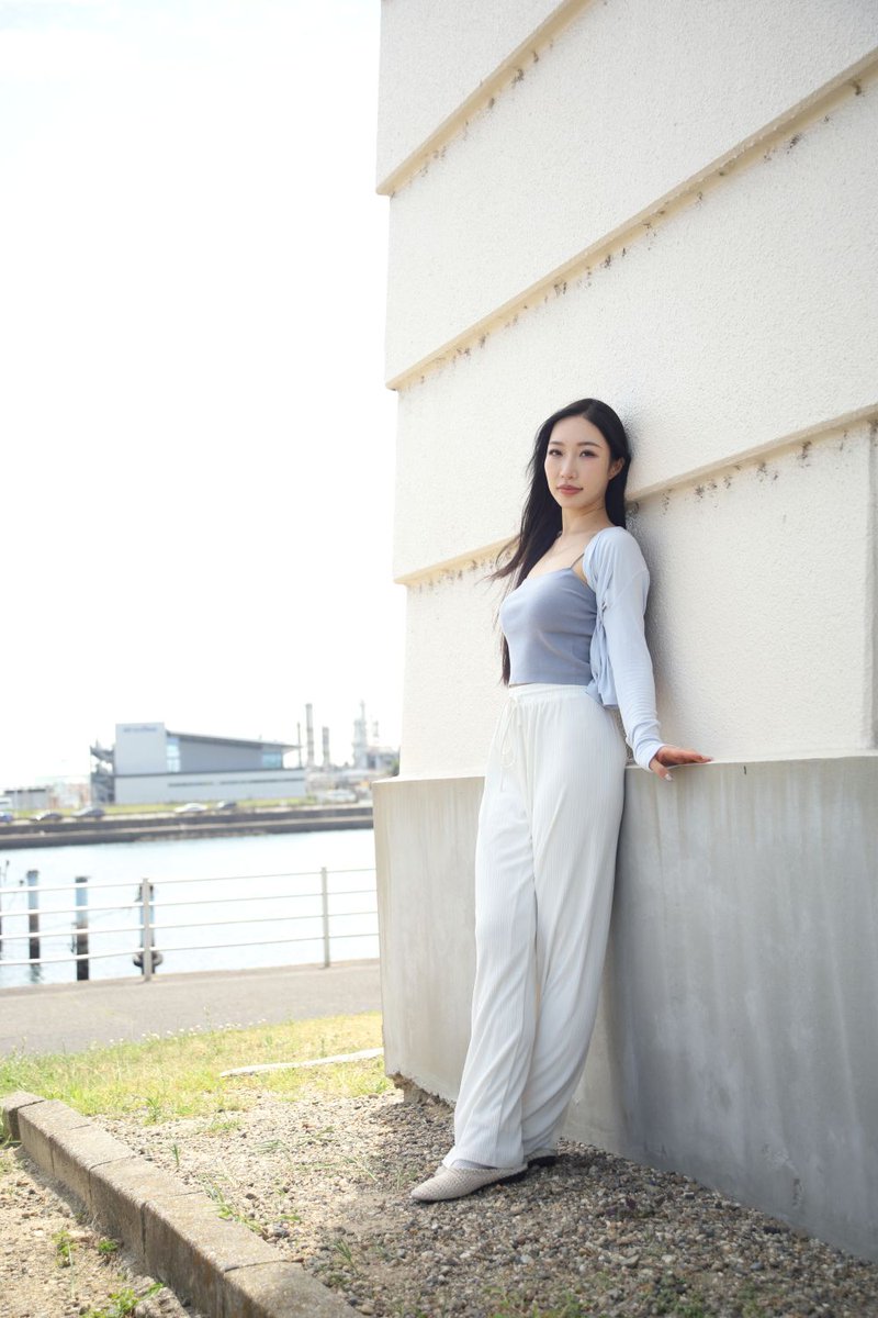 zh2itg's tweet photo. ゆきなさん
モデルの仕事も色々やってる人かと思ったら、ポートレートの経験が数回程度でこれが2年ぶりぐらいの撮影なんだそう。
暑さは案外平気だったというか、彼女は全く苦にする様子もなかったです。
#ポートレート撮影
#夏真っ盛り
#8月1日 https://t.co/VsSYoOOcfx