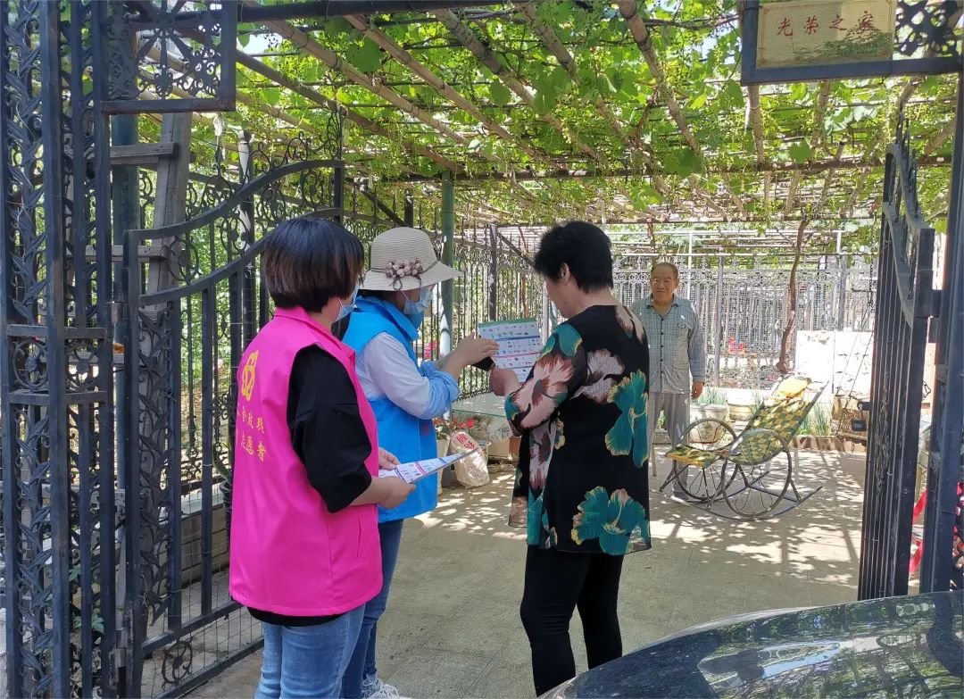 picanso87490's tweet photo. Free community garden workshop this Sat! Learn to grow veggies, meet neighbors u0026 get free seed packs. 10am at Maple Park. All ages welcome! ， https://t.co/Ko5U3ht1nA