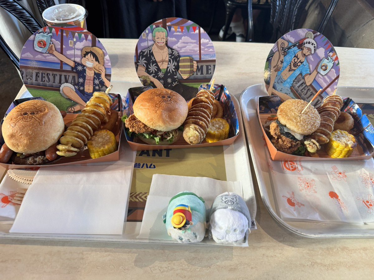 hanamura222's tweet photo. 友達と合流して、17時からユニバへ。

ワンピースコラボのハンバーガーで夕食。
ホグワーツ特急にご挨拶してオリバンダーの店へ。夜のショーを観てから岡山へ帰宅。

一日中遊び倒した8月の始まりでした。
今日は起きたら10時半でした。 https://t.co/TIVQj8ExFM
