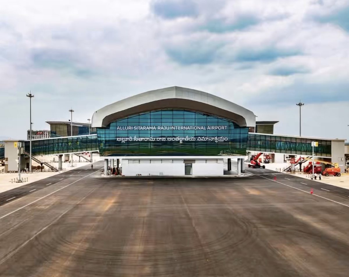 hjasti's tweet photo. The name Alluri Sita Rama Raju International Airport
Terminal design (like sting ray)
Etikoppaka toys
Rangoli designs on floor and ceiling 
Puppet show screens 
Bobbili veena and other such elements inside terminal
Loved the way all local life &amp; culture got integrated into it. https://t.co/4LMqCwIEIM