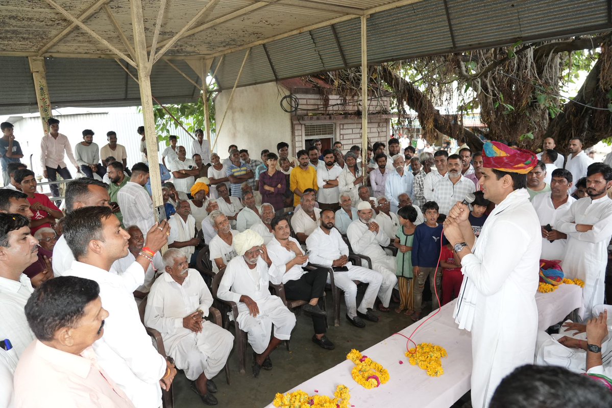 DrVikasAjmer's tweet photo. आज अजमेर जिले पीसांगन दौरे के दौरान जेठाना, कालेसरा, मांगलियावास, गोविंदगढ़ सहित जगह-जगह देवतुल्य कार्यकर्ताओं, बुजुर्गों, माताओं-बहनों एवं युवा साथियों द्वारा किए गए आत्मीय स्वागत के लिए आप सभी का हृदय से आभार!

​आपकी यह ऊर्जा, स्नेह और अटूट विश्वास ही संगठन की वास्तविक शक्ति है। शानदार आयोजन एवं गर्मजोशी से भरे स्वागत के लिए धन्यवाद।

​जय हिंद, जय कांग्रेस !
​ #Congress #Ajmer