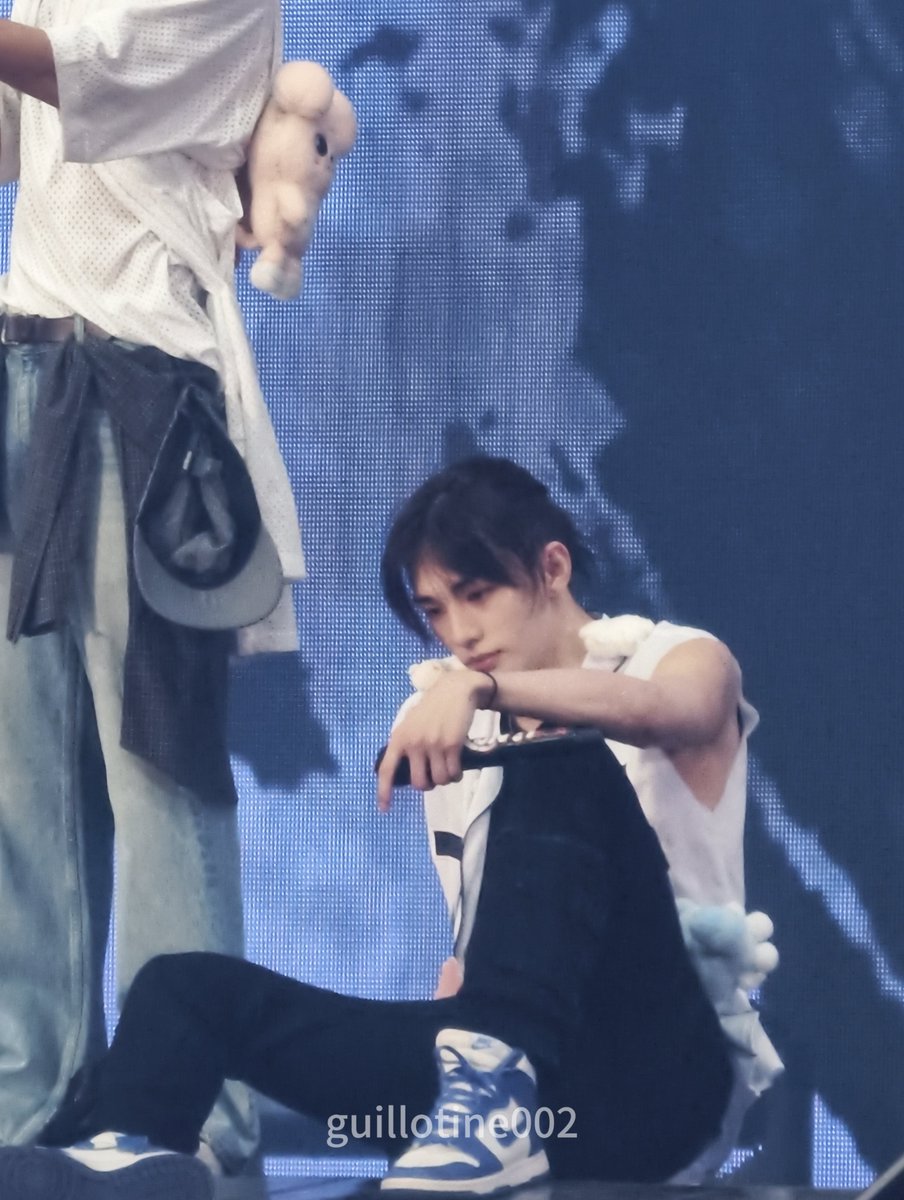 guillotine_002's tweet photo. 260802

🤍🖤🩵
#hyunjin #현진 https://t.co/zTPxnizlJF