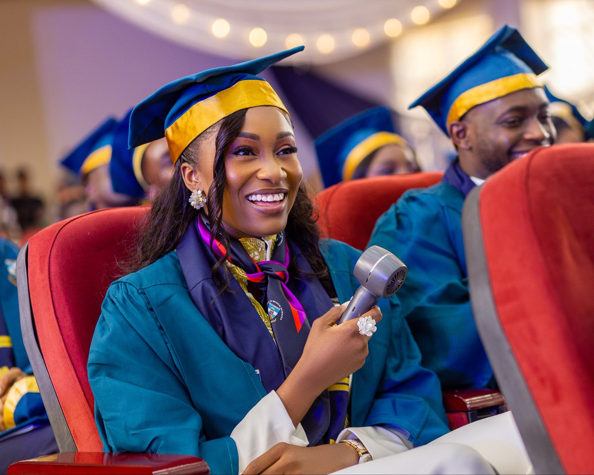 _Adireje's tweet photo. On the 30th of July, 2026.. God did A Thing 🙏🏼🤍
Got inducted into the Medical Profession as;

Best Graduating Student- Pharmacology 
Best Graduating Student- Obstetrics and Gynaecology
DISTINCTION- Surgery https://t.co/JoUFIm1d2K