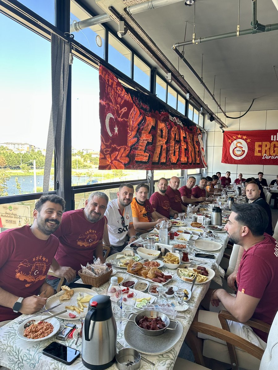 ultrAslanErgene's tweet photo. Bugün ultrAslan Ergene olarak, düzenlediğimiz kahvaltı organizasyonu ile ultrAslan Lise Ergene’nin açılışını hep birlikte gerçekleştirdik. Yeni oluşumumuzun camiamıza ve genç kardeşlerimize hayırlı olmasını diliyoruz. 🟡🔴

#uAErgene #ultrAslanLiseErgene #uAYurtiçi #uALİSE https://t.co/pqrF0rlpEV