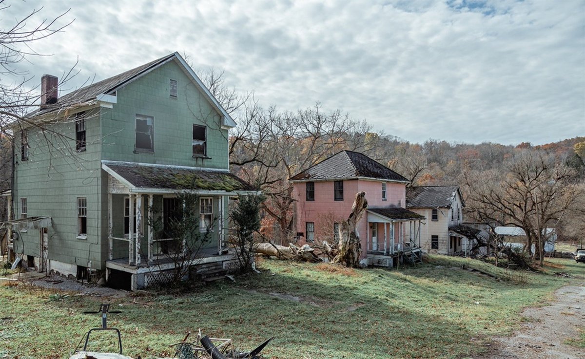 visualsofearth1's tweet photo. An abandoned coal mining town in Pennsylvania https://t.co/fyIwrCTCgB