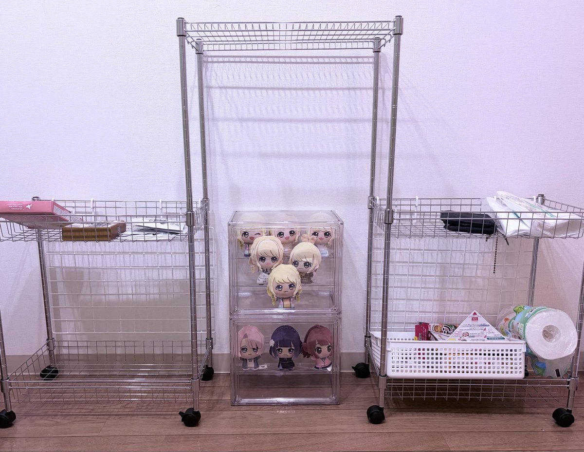 1919kenzen's tweet photo. スチールラックの違法建築 https://t.co/ri0bMpl8D8