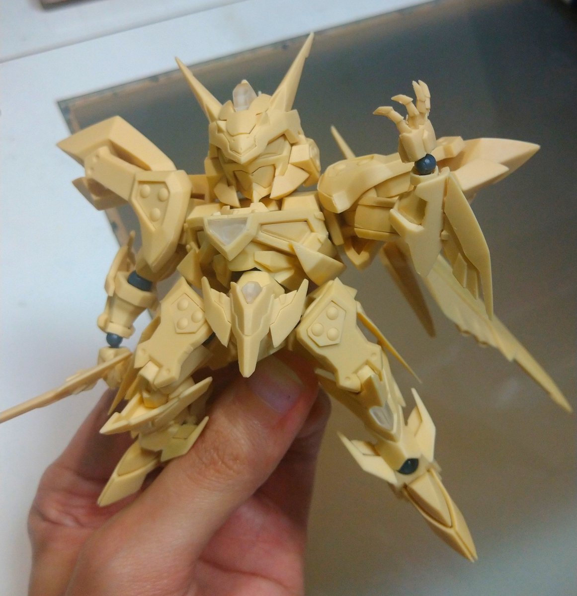 mutaguti2's tweet photo. ディフォルメ シュロウガ
まだ仮組みだから、動かすとパーツがすぐとれちゃうけど、ポーズ付けるとますますカッコいい😊 https://t.co/s0gbcJf3fL