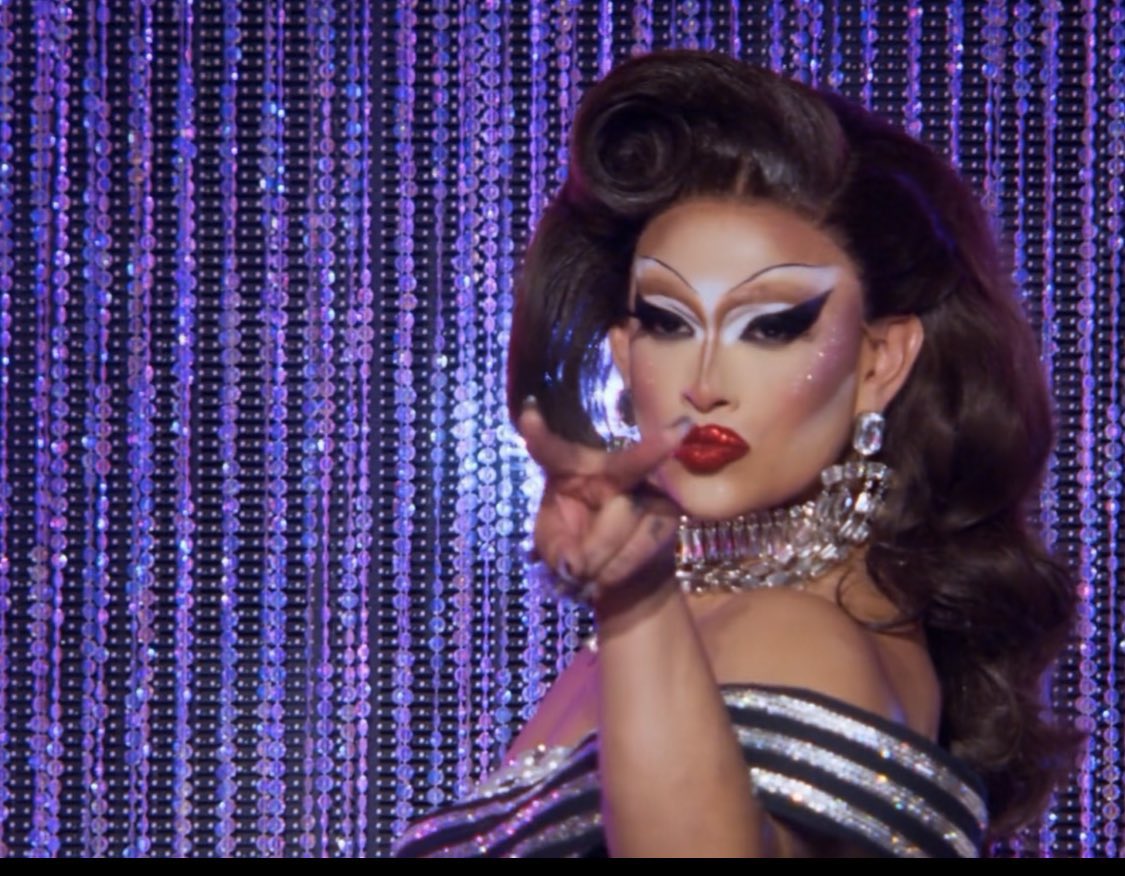 SalinaEstitties's tweet photo. you guys. i would 10000% play #BigBrother over Drag Race any day, every time. I want a do over 😭😭 bb gods please…but also…the way i could never align or entertain a karen in the house, like literally my first target 🎯 ugh god i hate thogmonster so much 😩 also i cried at the gym today cuz i missed rome daddy. im so unwell. lemme gma to sleep love u guys! 🥰