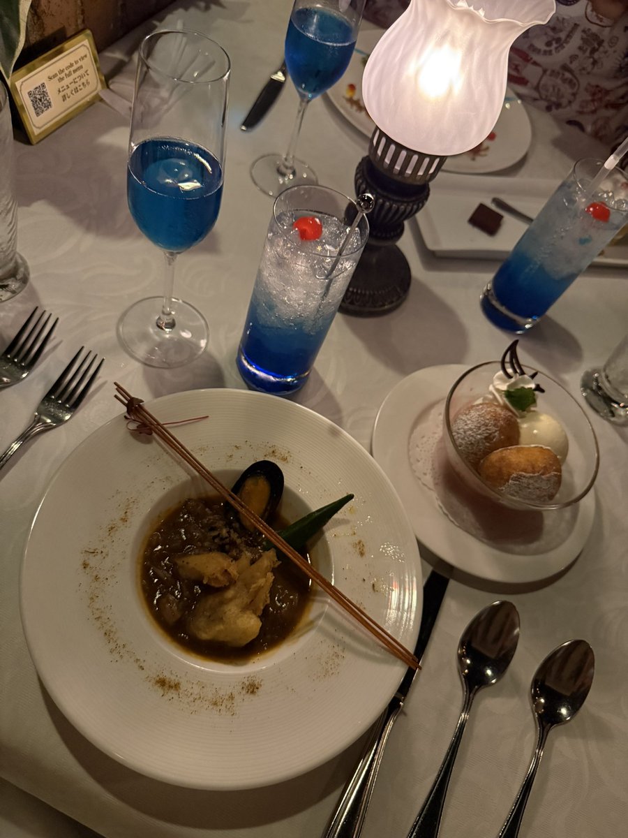 pote_Disney's tweet photo. 8/1 (日) 🏰

リーチのドローンあがってくれたし、ブルーバイユーのトワイライトセットも食べることができて非常に満足度の高い1日でした😆 https://t.co/NBXWs0PSqp