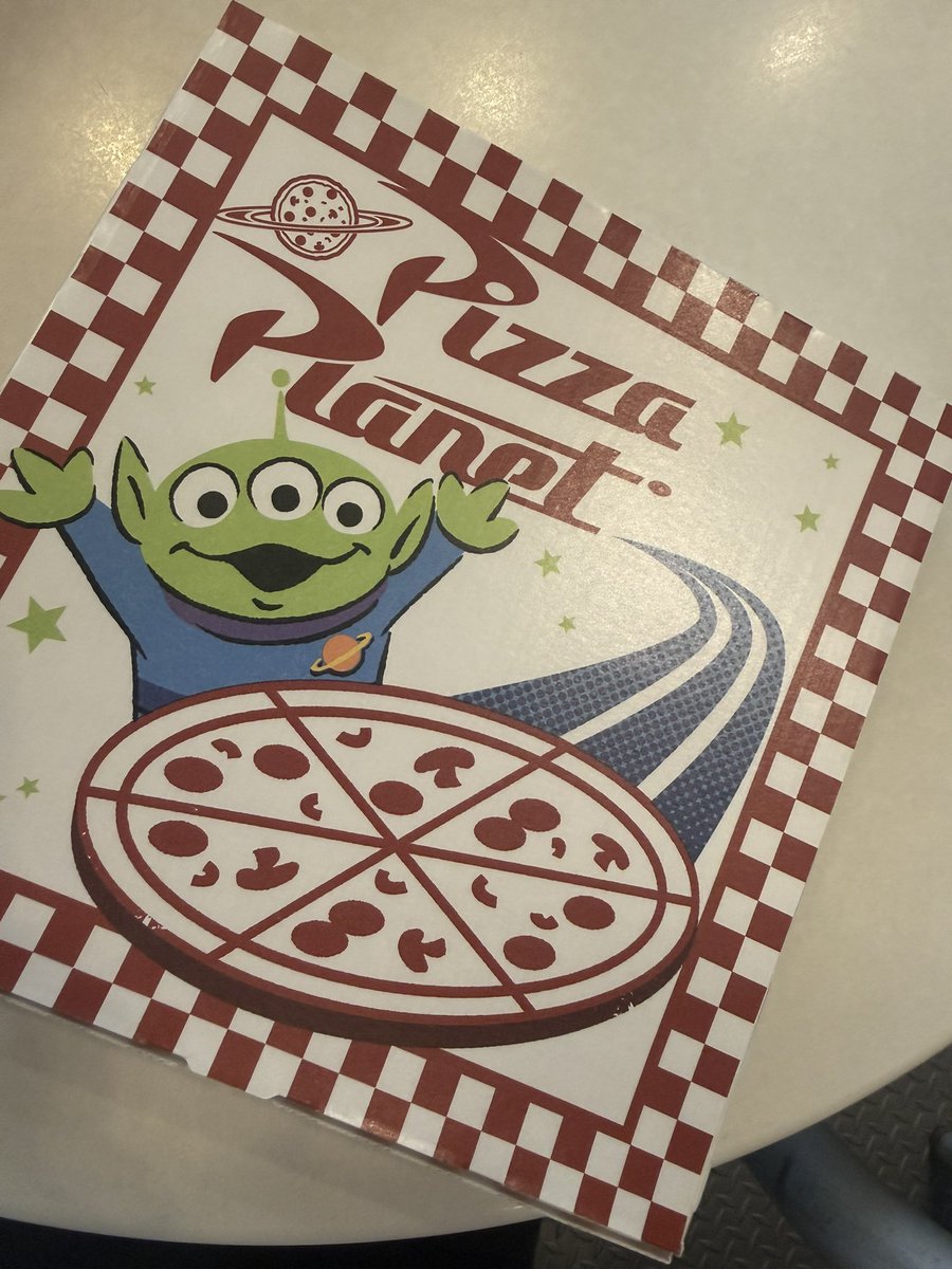 pote_Disney's tweet photo. 8/1 (日) 🏰

リーチのドローンあがってくれたし、ブルーバイユーのトワイライトセットも食べることができて非常に満足度の高い1日でした😆 https://t.co/NBXWs0PSqp
