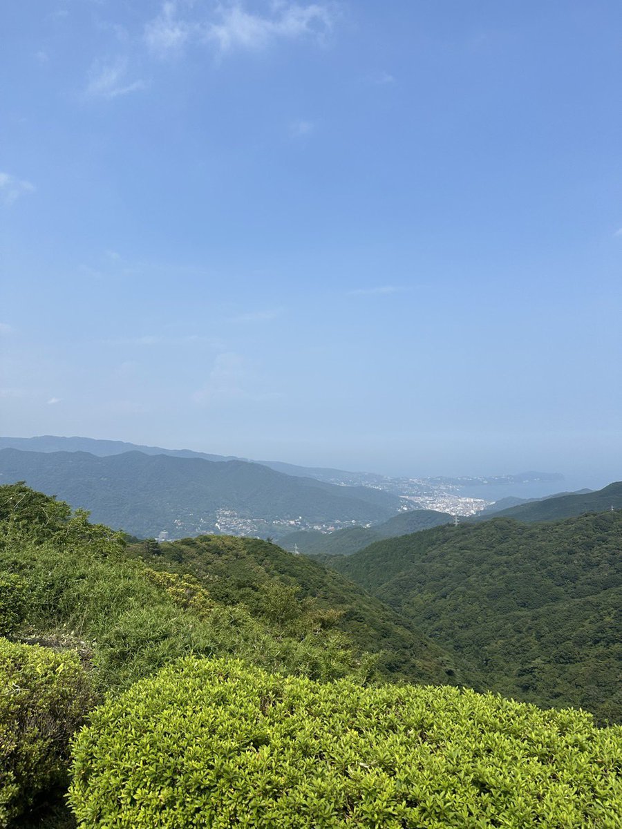bread0626's tweet photo. ⛰️🚃³₃

 #日常垢 #山 #ケーブルカー #十国峠 https://t.co/Q1nooSHqXP