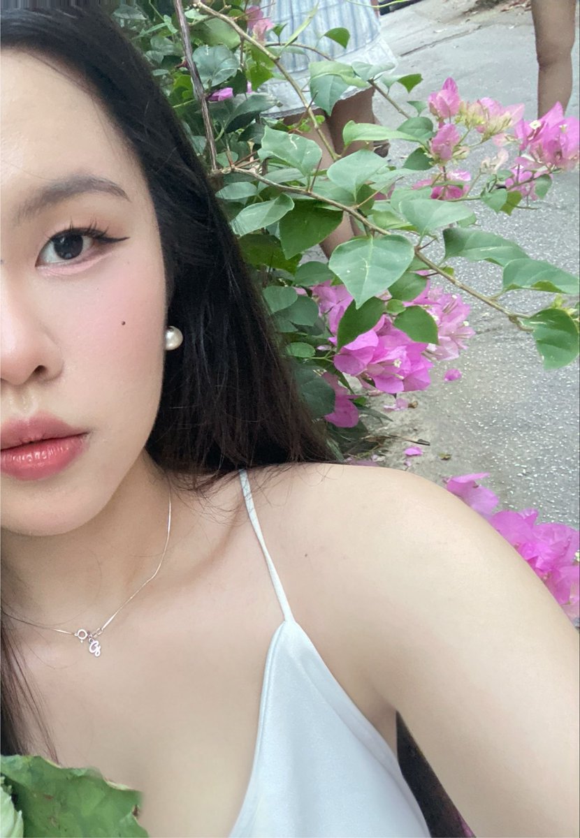 urluvthis's tweet photo. เค้า #ป้ายยา ครีมบลัชของ La Glace 
สี 06 เหมาะกับสายนู้ดโทรล เป็นสีที่นัวมาก
สี 10 เหมาะกับสายคลูโทน เป็นชมพูกะปิที่ถูกต้องสุดๆ
อยากหน้าป๊อปลงบาร์บี้บลัชเป็นเบสก่อนลง สี10 ได้สีตามรูปเลย
ตอนนี้กำลังมีแฟลชเซลล์อย่าพลาดกันน้า

https://t.co/zN6bGBvLPi 

#ShopeeAffiliate https://t.co/4WqN9xj9jH